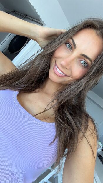 Full leaked Alannalouise private onlyfans photo