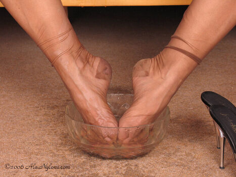 Full leaked Alasfeet  page private onlyfans photo