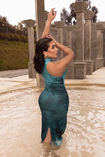 Full leaked Alessiadicarloo private onlyfans photo