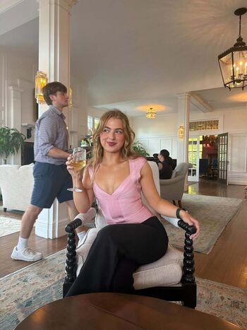 Full leaked Anais gallagher private onlyfans photo