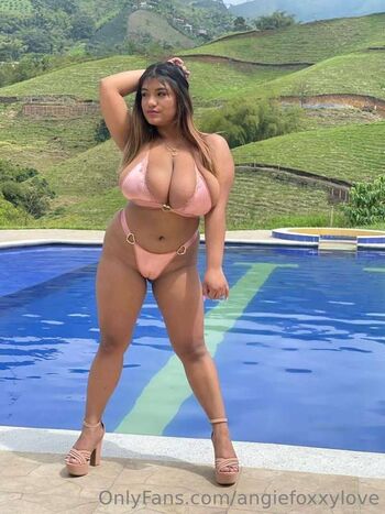 angiefoxxylove