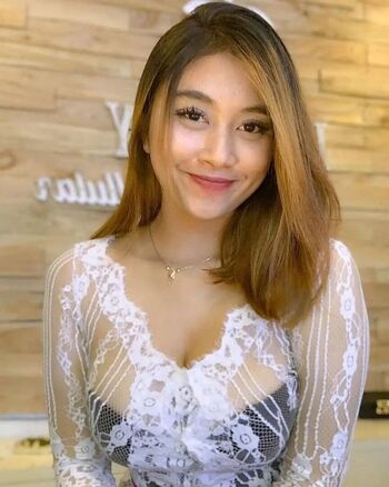 Ayu Tarisa