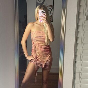 Full leaked Bella lyn private onlyfans photo