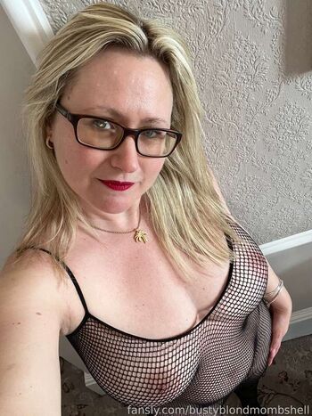 Full leaked Bustyblondmombshell private onlyfans photo