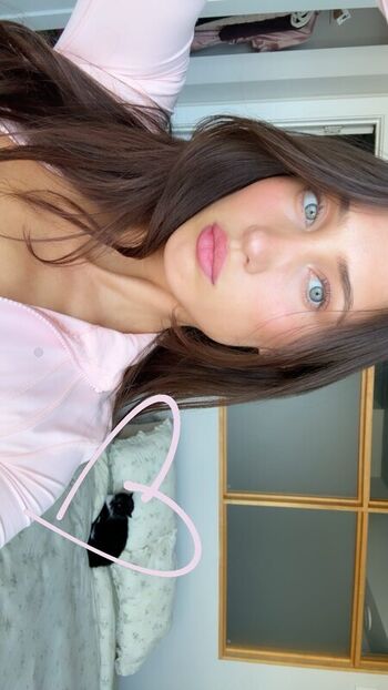 Full leaked Caroline bowers private onlyfans photo