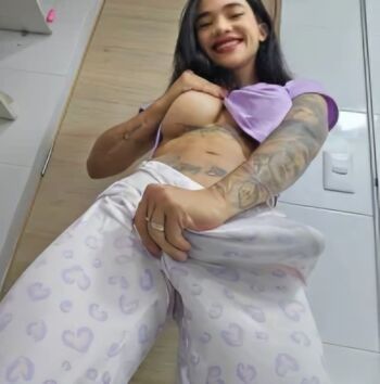 Full leaked Caromejiaoficial private onlyfans photo