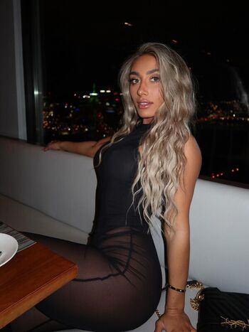 christinaathenaa