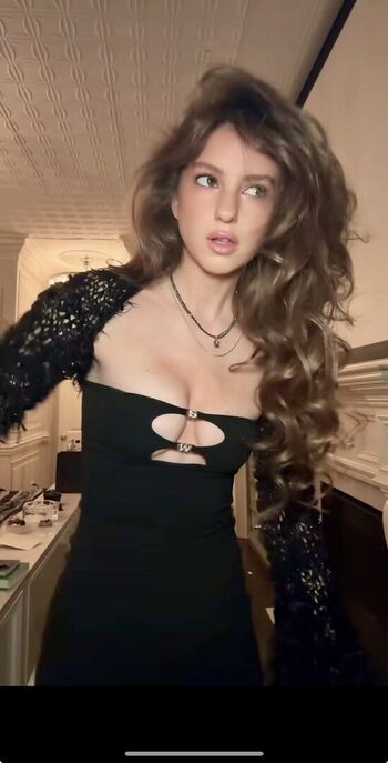 Full leaked Cloudynoir private onlyfans photo