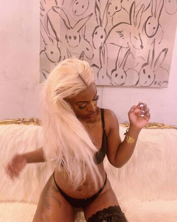 Full leaked Da kirrii t francis page private onlyfans photo