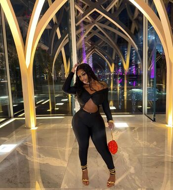 Full leaked Dabombbest mari private onlyfans photo
