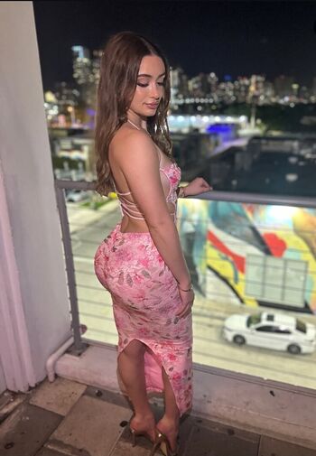 Full leaked Dayanisofficial private onlyfans photo