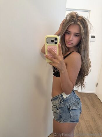 Full leaked Deineeleyla private onlyfans photo