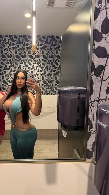 Full leaked Deyaraaaxo private onlyfans photo