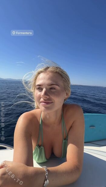 Full leaked Emilia wue private onlyfans photo