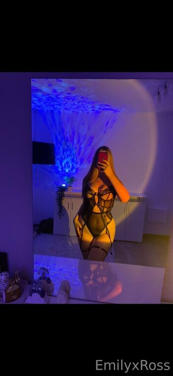 Full leaked Emilyxross private onlyfans photo