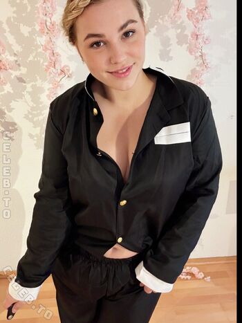 Full leaked Emmadizzy private onlyfans photo