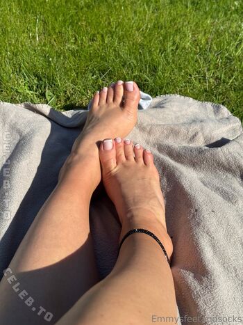 Full leaked Emmysfeetandsocks private onlyfans photo