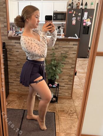 Full leaked Evviepp private onlyfans photo