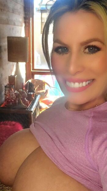 Full leaked Goldkittycity private onlyfans photo