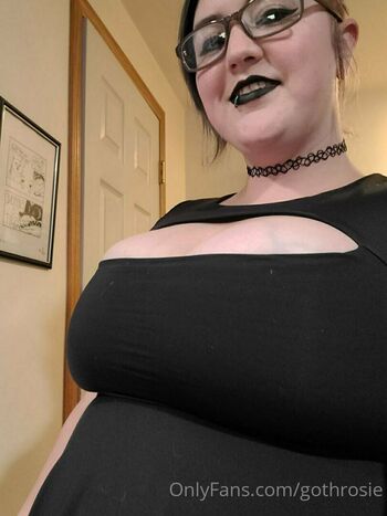 Full leaked Gothrosie private onlyfans photo
