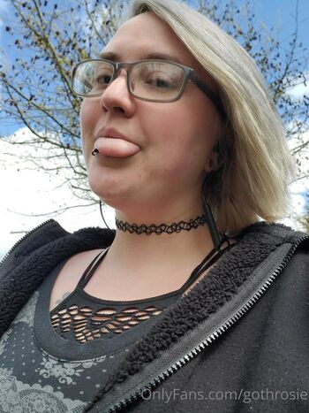Full leaked Gothrosie private onlyfans photo
