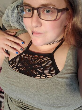 Full leaked Gothrosie private onlyfans photo