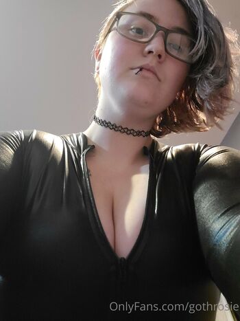 Full leaked Gothrosie private onlyfans photo