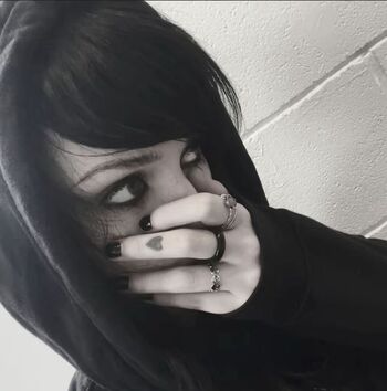 Graveyardbaby008