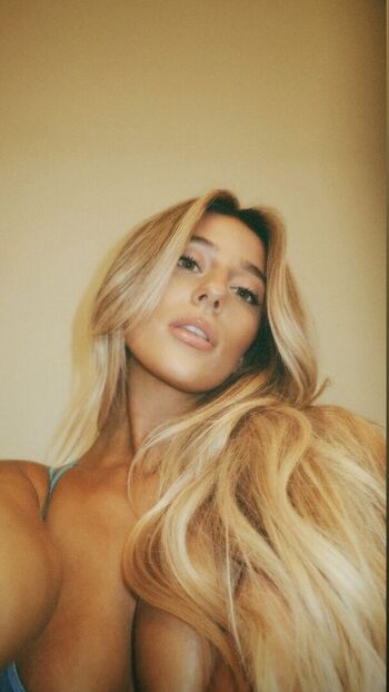 Full leaked Hadelinemope private onlyfans photo