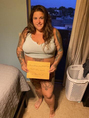 Full leaked Handfulheather private onlyfans photo