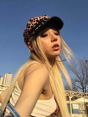 Full leaked Heejin page private onlyfans photo