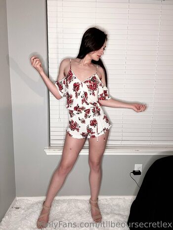 Full leaked Itllbeoursecretlex private onlyfans photo