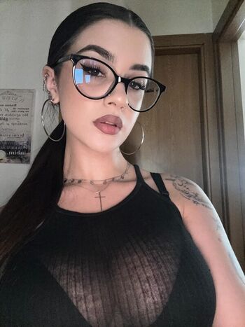 Full leaked Iuahnaa private onlyfans photo