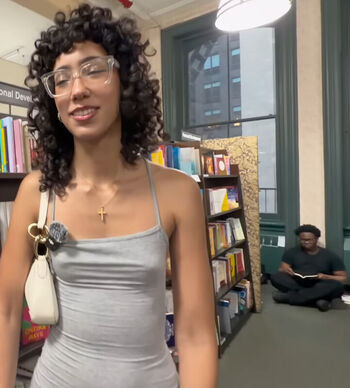Full leaked Lalayravo private onlyfans photo
