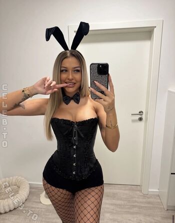 Full leaked Laura moradi private onlyfans photo