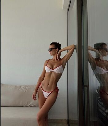 Full leaked Liv bentley private onlyfans photo