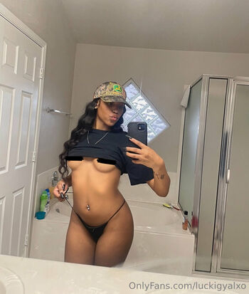 Full leaked Luckigyalxo private onlyfans photo