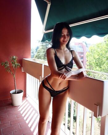 Full leaked Lucrelisa  page private onlyfans photo