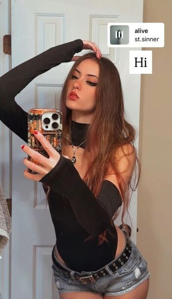 Full leaked Luweazl private onlyfans photo