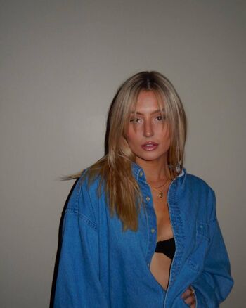 Full leaked Maggieehenry private onlyfans photo