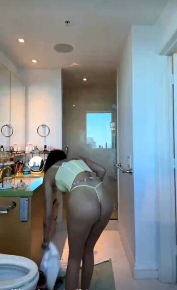 Full leaked Malu trevejo private onlyfans photo