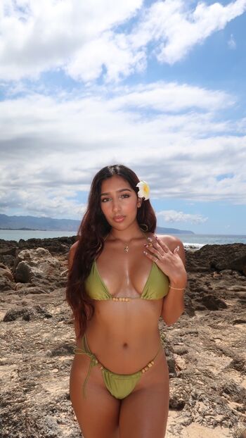 Full leaked Momunniee private onlyfans photo