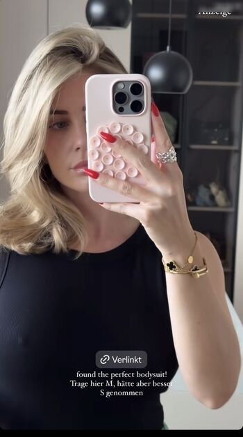 Full leaked Mrs bella page private onlyfans photo