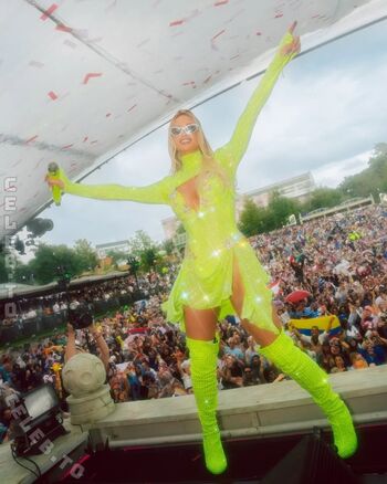 Full leaked Paris hilton private onlyfans photo