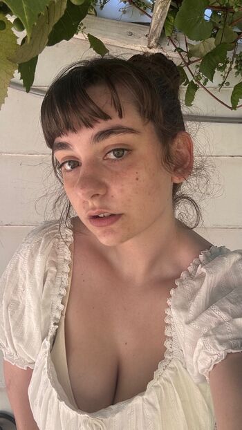 Full leaked Porcelainmilkbottle private onlyfans photo