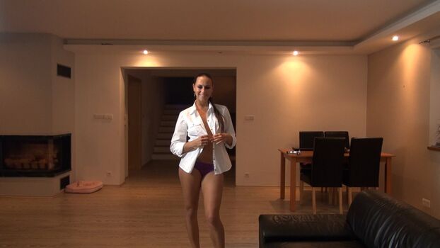 Full leaked Pov bitch private onlyfans photo