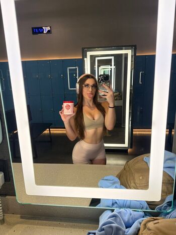 Full leaked Prettyxzoey private onlyfans photo