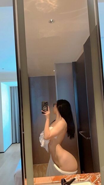 Full leaked Qiaoniutt private onlyfans photo