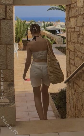 Full leaked Romysvibess private onlyfans photo