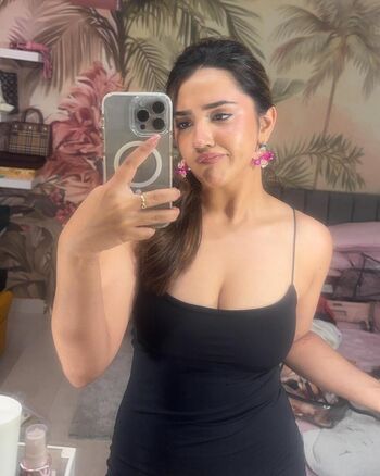 Roshni Walia